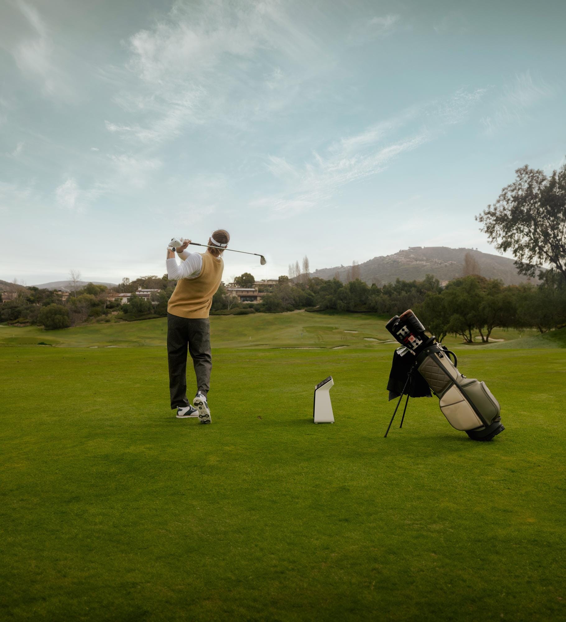 Garmin Approach® R50 Premium Golf Launch Monitor and Simulator PlayGoSports.com 